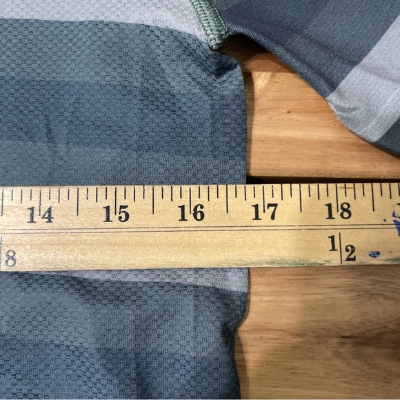 Ironman Triathlon Performance Shirt Womans Vneck Short Sleeve Striped Size XL - Picture 7 of 7